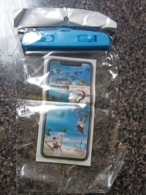 Phone Pouch WATERPROOF UNIVERSAL— Clear Protective Case